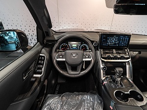 Toyota Land Cruiser 300 ZX (7 мест) 3.4 AT