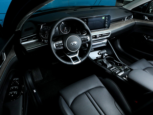 Kia K5 Luxe 2.5 AT 194 л.c. авт. бензин